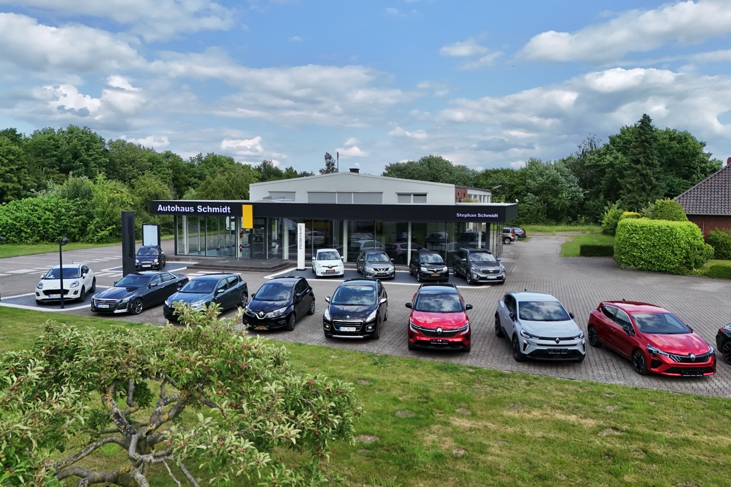 Elegantes Autohaus Schmidt Lnen Ebenbild